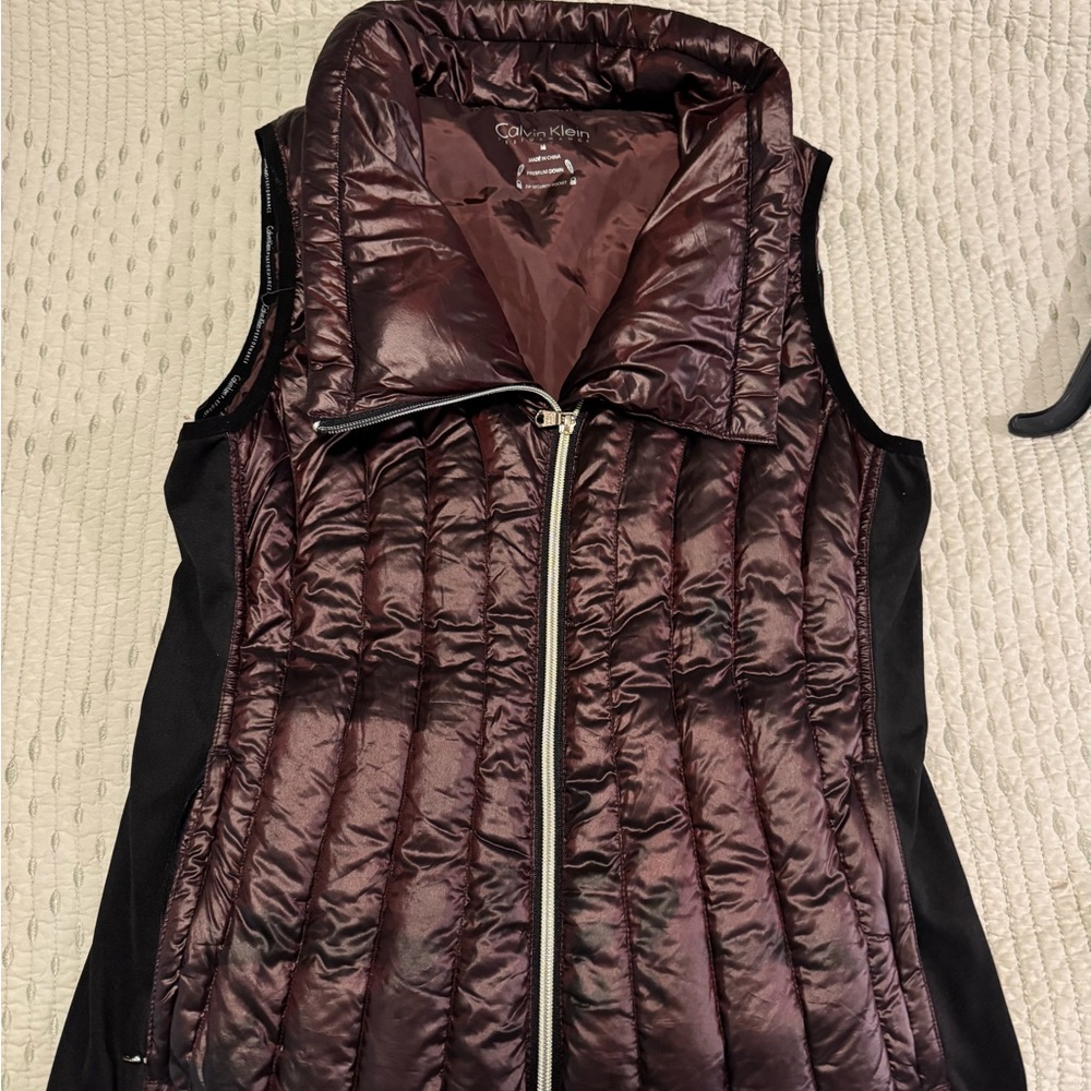 Calvin Klein Women's Deep Burgundy Puffer Vest